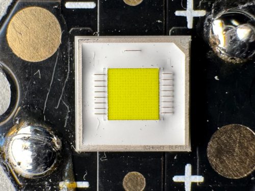 Baterka Convoy L21A s LED SFT90, 5000 lúmenov a dosah cca 1100 m