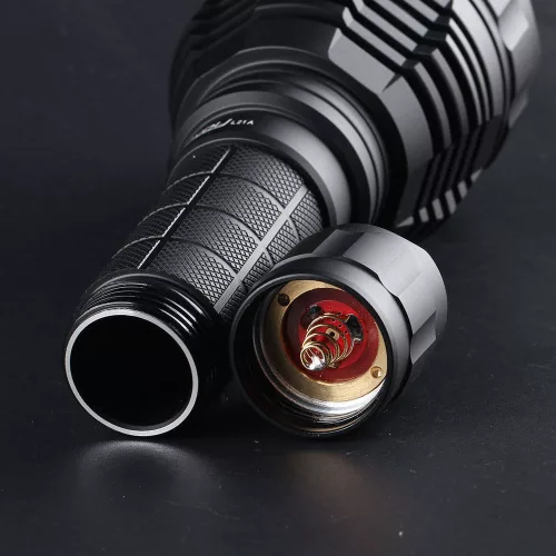 Convoy L21A torcia con LED SFT90, 5000 lumen e circa 1100 m di gittata- package damaged