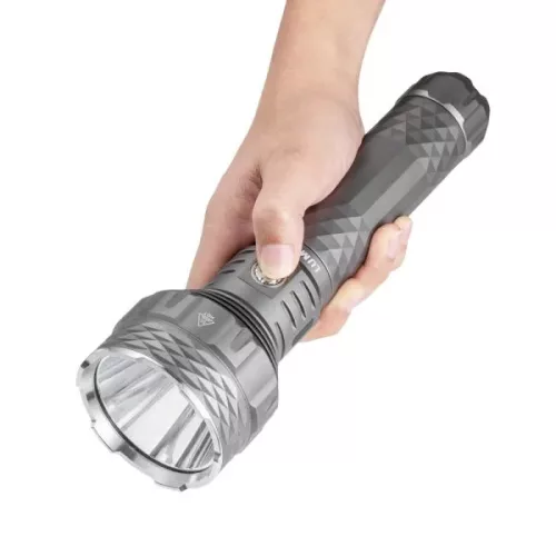 Svietidlo Lumintop PK90 s výkonom 5600 lúmenov a dosahom 1500 m